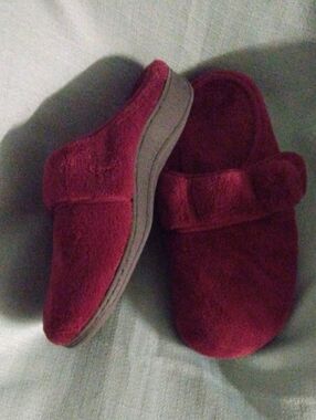 ❤️VIONIC Fluffy Comfy Slippers House Shoes SZ 8
